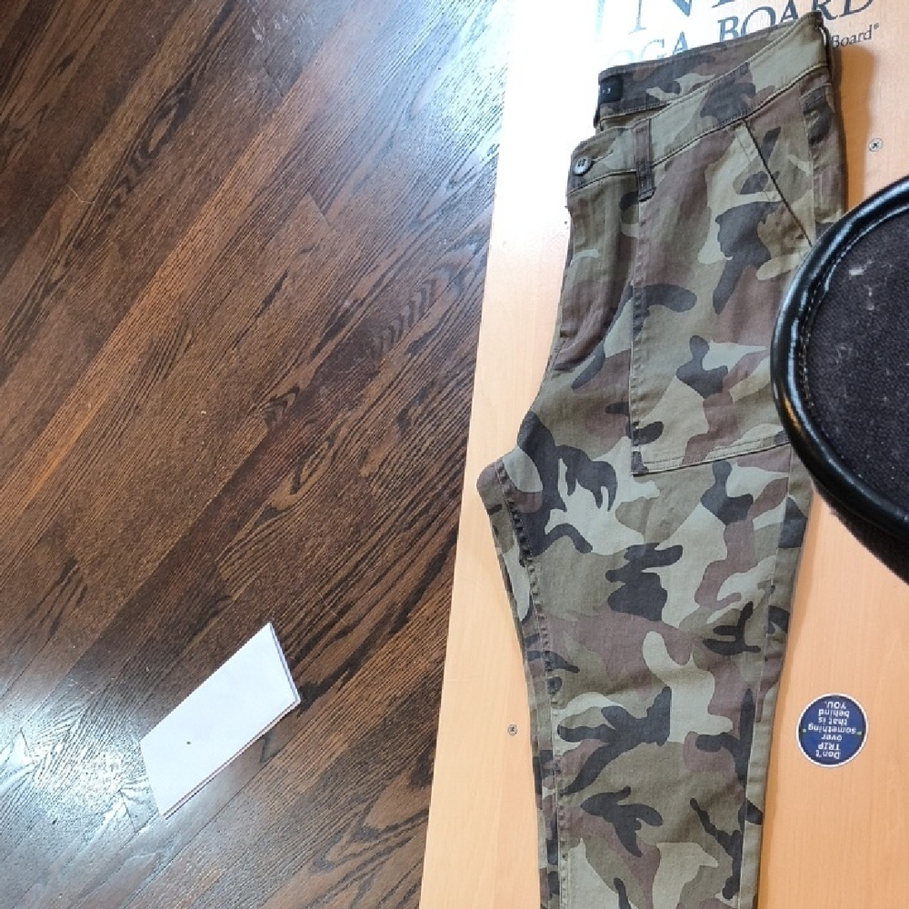 Sanctuary Camouflage Straight Leg Pants